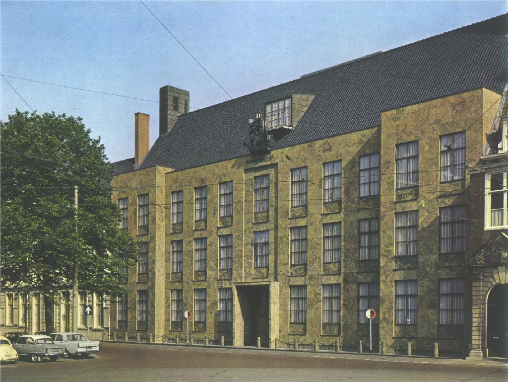Vroegere Hoofdkantoor van DZP Lange Voorhout te Den Haag